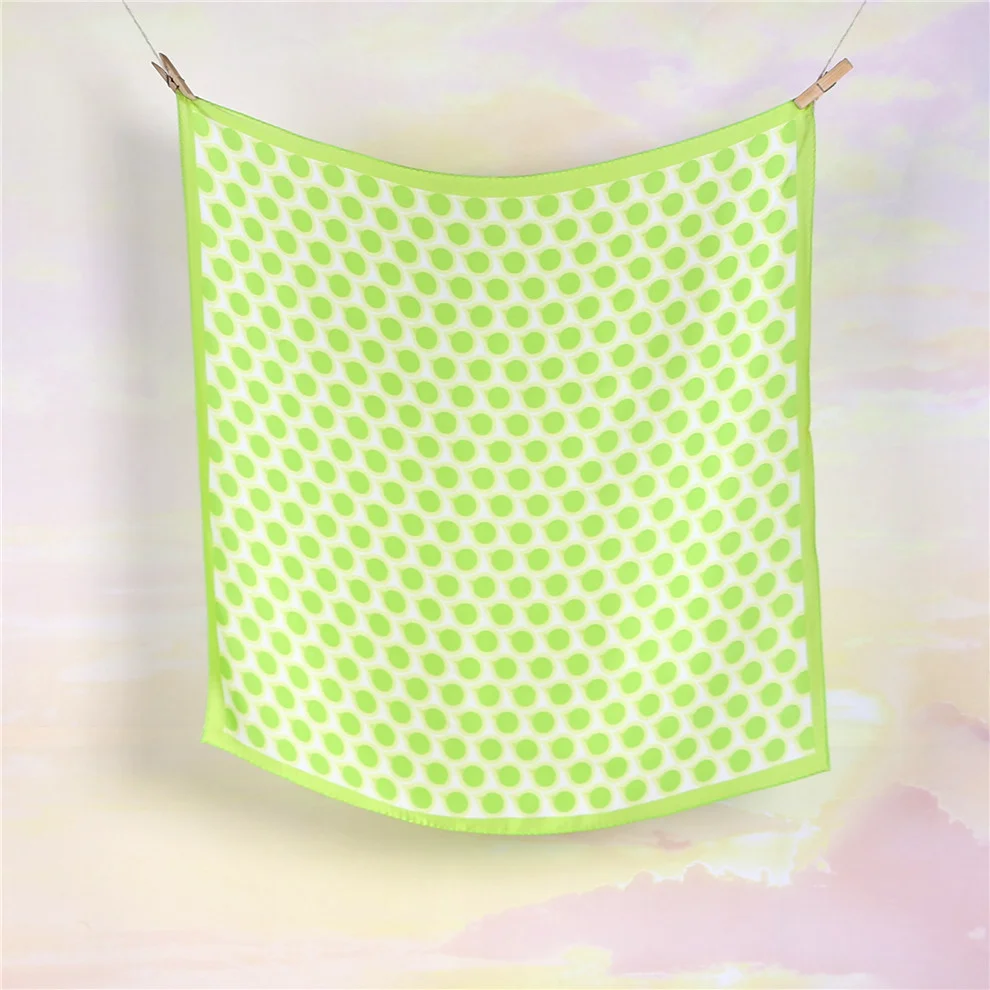 Silketørklæde med prikker - Polka twist grøn