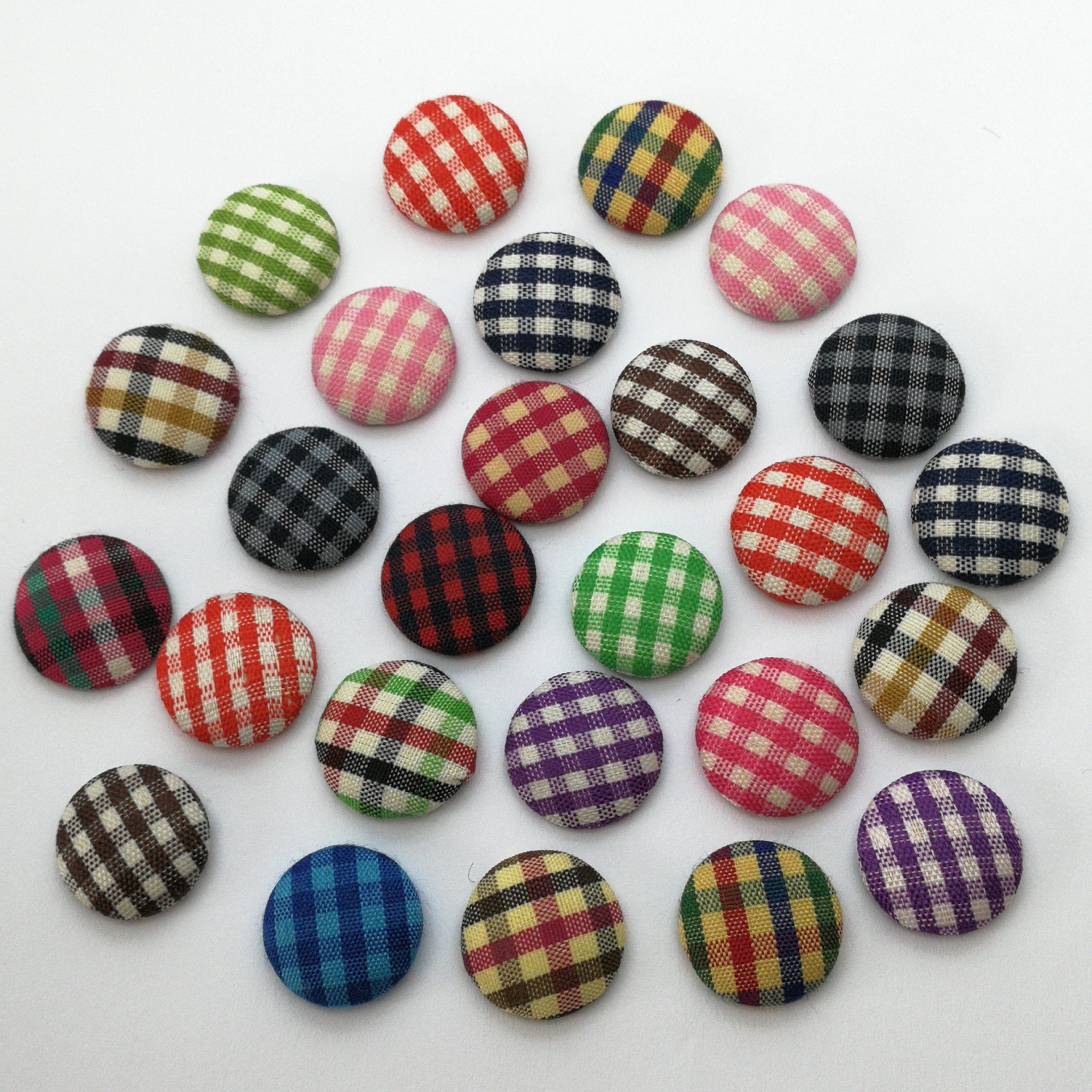 Rund lav ternet stofknap uden huller Rund lav ternet stofknap uden huller